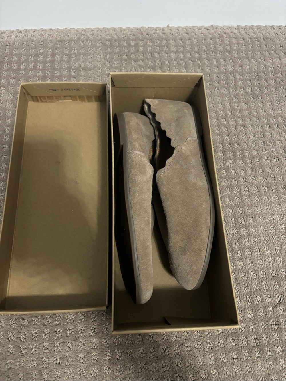Lucky Brand Taupe Suede Scalloped Loafers Flats Size 7.5M Brand new in box